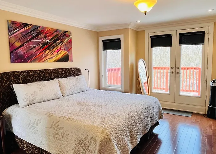 Unique Home - Upper Toronto Beaches